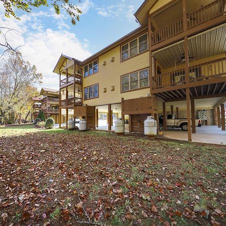 The Bears Den Apartment Хелън Екстериор снимка