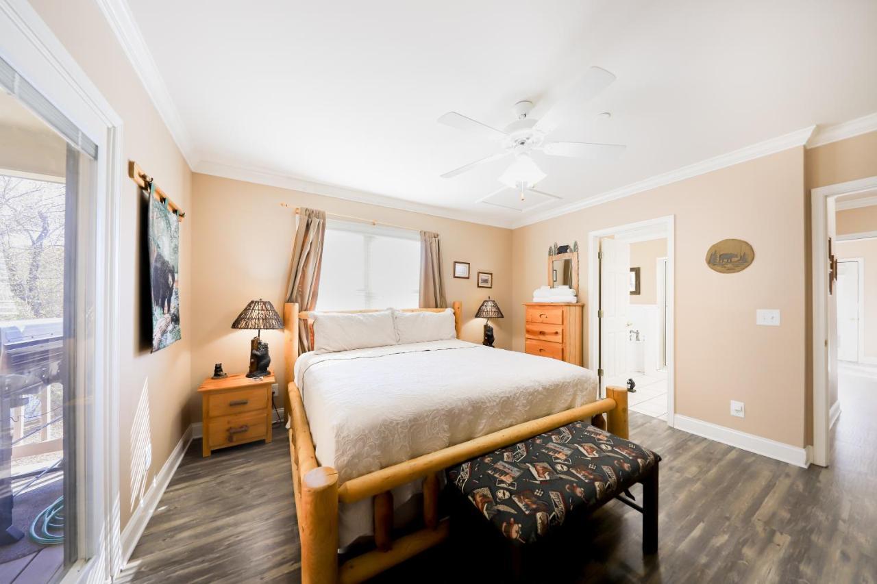The Bears Den Apartment Хелън Екстериор снимка