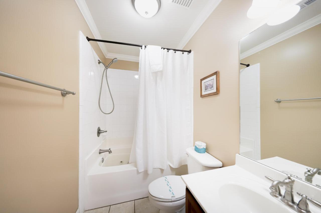 The Bears Den Apartment Хелън Екстериор снимка